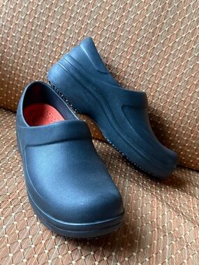Crocs Slip Resistant Neria Pro II Clogs LiteRide Work Shoes Women's Sz 8